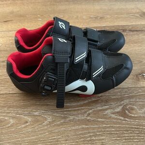 Peloton shoes size 37.  Size 6 in woman